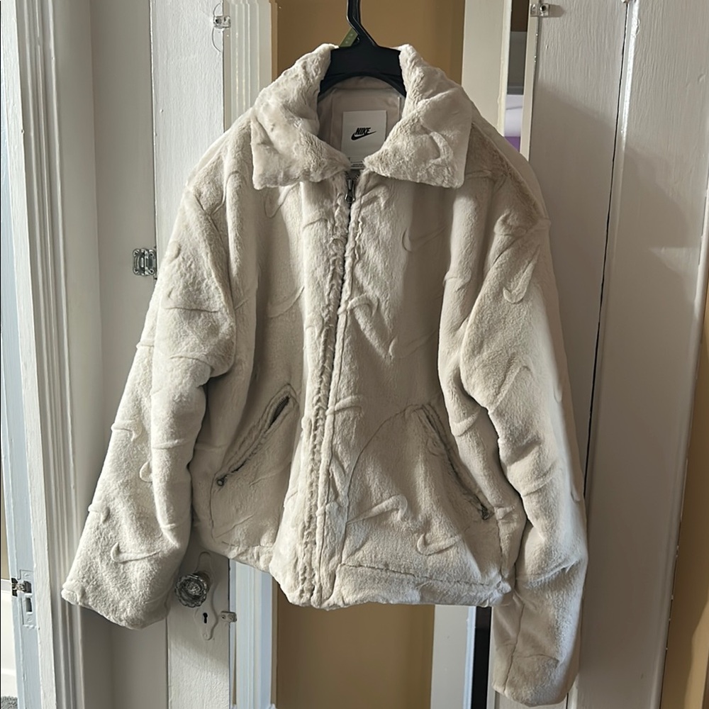 Nike Cream Teddy Jacket Plush Oversized